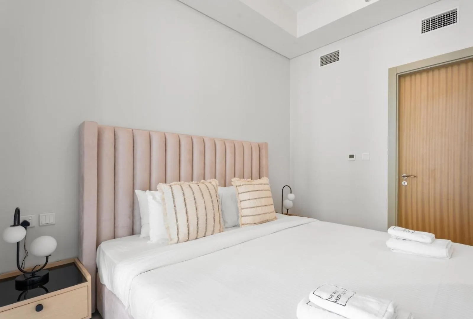 Apartment Aykon City 2Br - Sophisticated Living In Business Bay Dubai