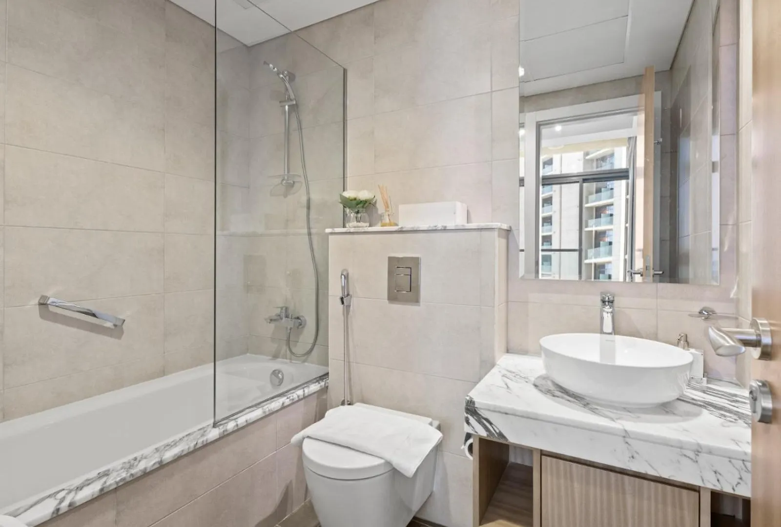 Apartment Aykon City 2Br - Sophisticated Living In Business Bay Dubai